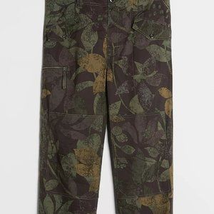 Anthropologie Ripley Utility Pants in Moss Camo Leaf Pattern Size 28